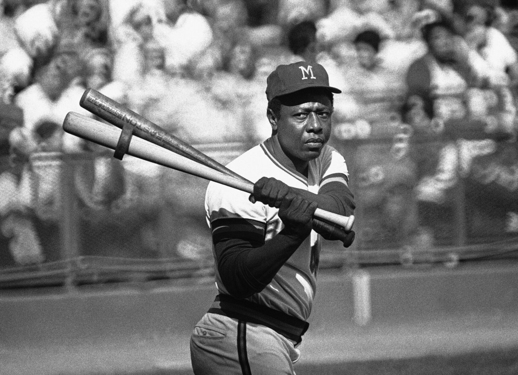 1975: Hank Aaron